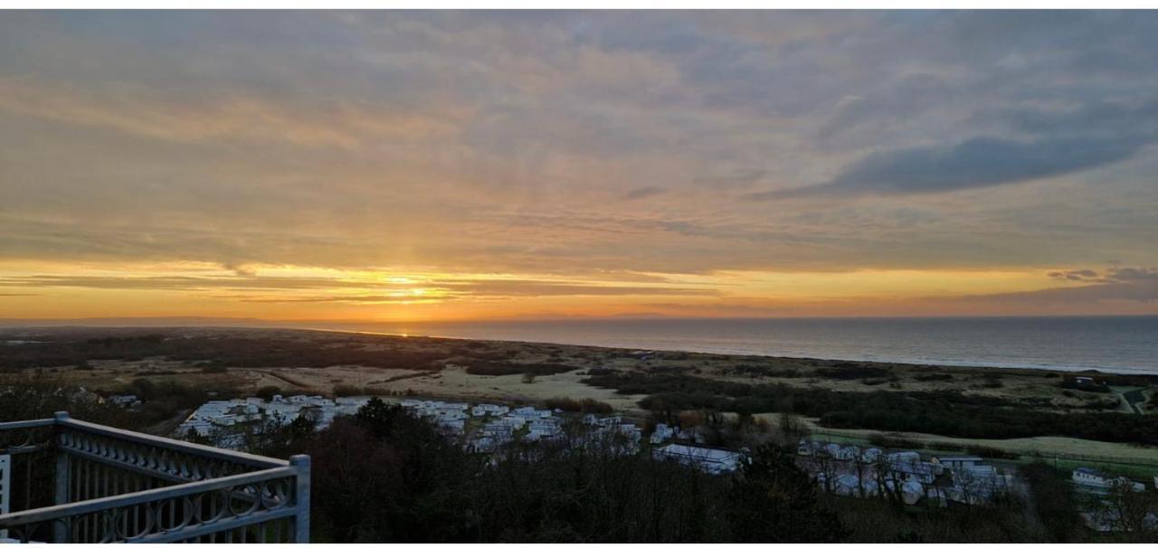The Mermaids Watch Pendine Dog Friendly With Cymru Holidays Extérieur photo